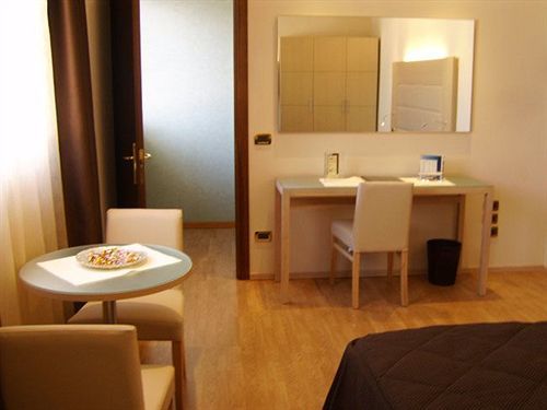 Alexander Hotel 4*
