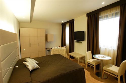 Alexander 4*