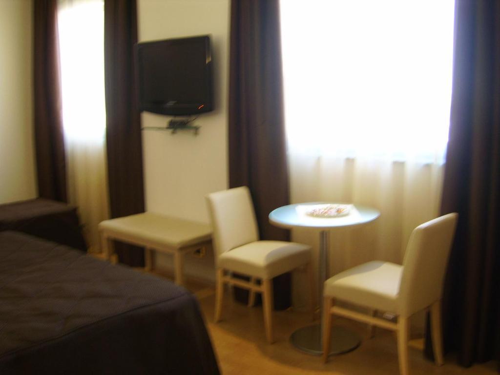Alexander Hotel