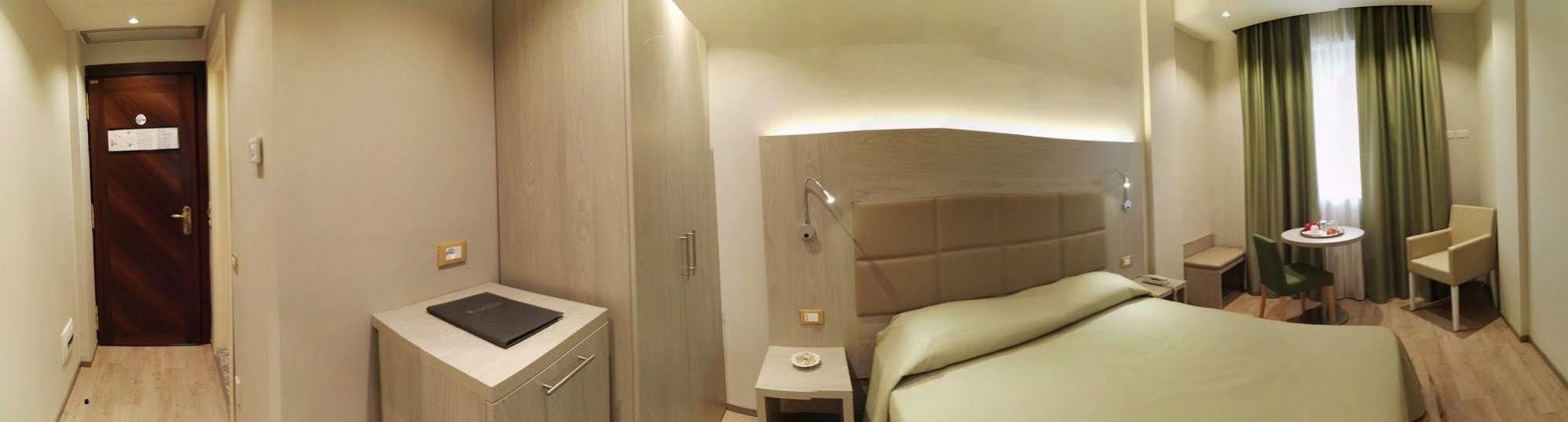 Alexander 4*